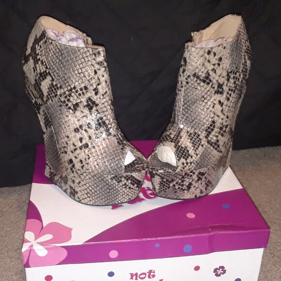 Privileged  " ASASSYN"   Shootie Bootie - Picture 4 of 4